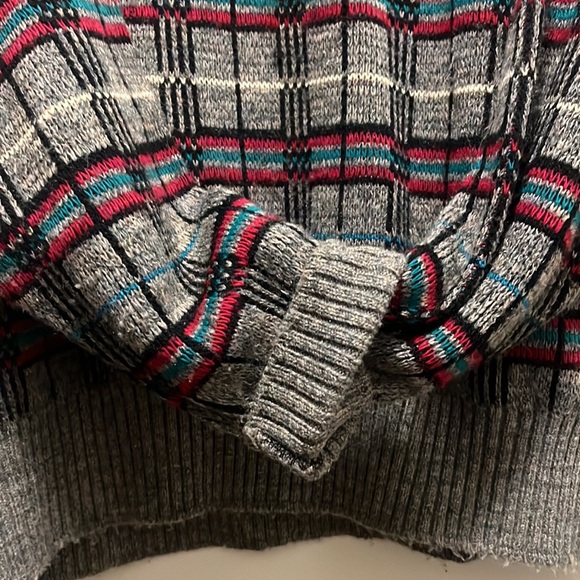 London Fog Sweater - Picture 5 of 5